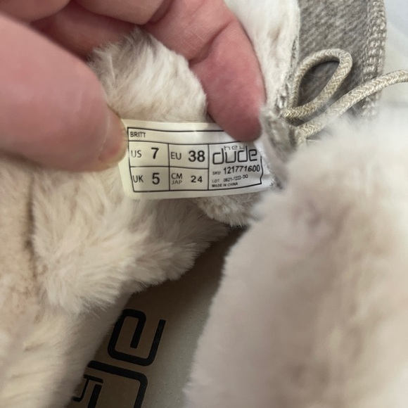 Hey Dude Britt Size 7 Nut Light Brown Faux Fur Lined Shoes - Picture 5 of 6